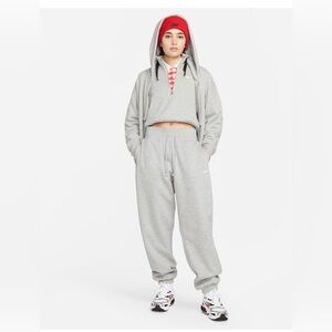 New without tags!! Nike Heather Gray Joggers